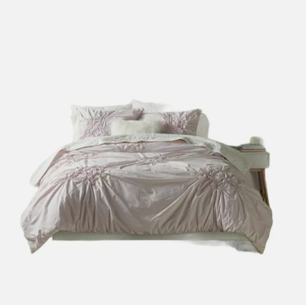 NWT LC Lauren Conrad KING Lilac Floral Ruched Duvet Cover Set - 3 Piece.